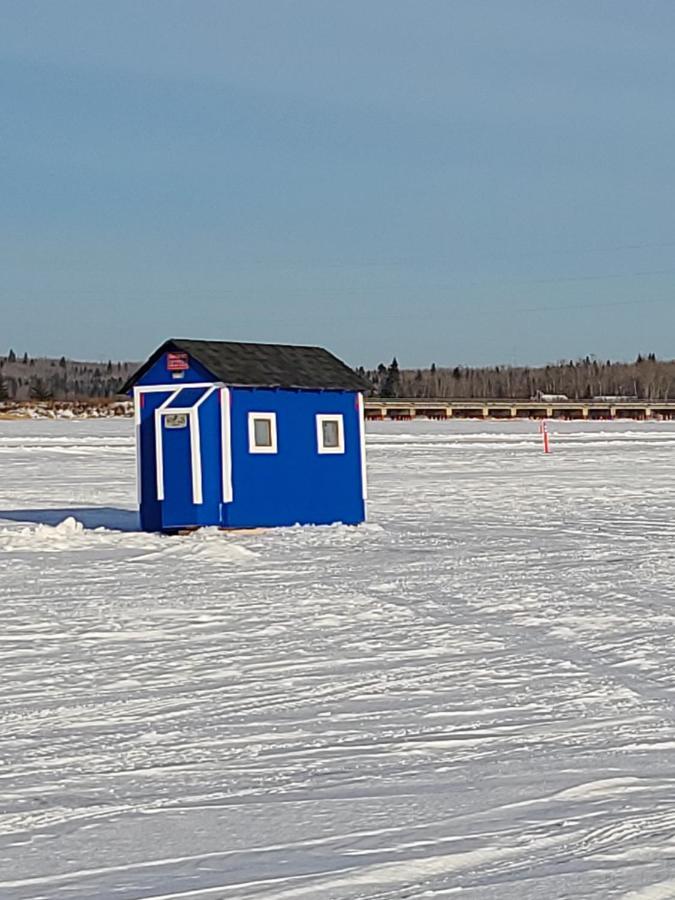 Shoreside Inn & Suites Wabamun Exterior foto