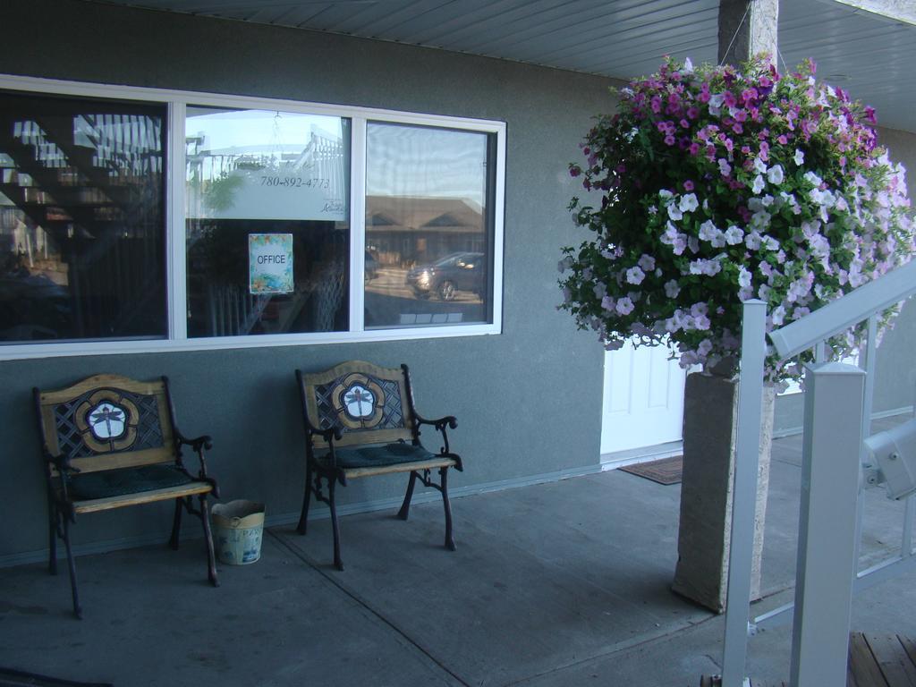 Shoreside Inn & Suites Wabamun Exterior foto