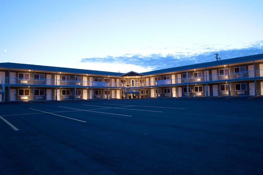 Shoreside Inn & Suites Wabamun Exterior foto